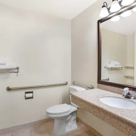 Best Western Plus Villa Del Lago Inn Patterson Exterior photo