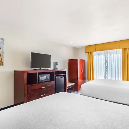 Best Western Plus Villa Del Lago Inn Patterson Exterior photo