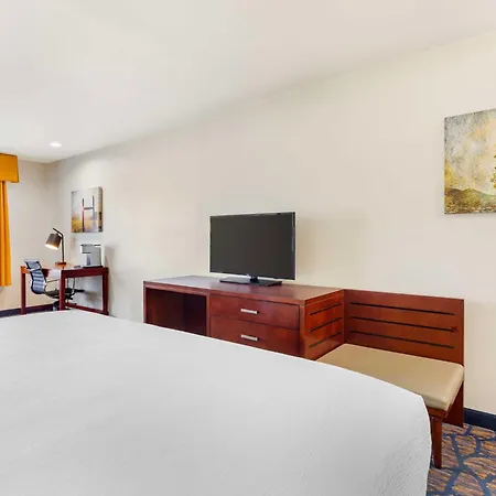 Best Western Plus Villa Del Lago Inn Patterson Exterior photo
